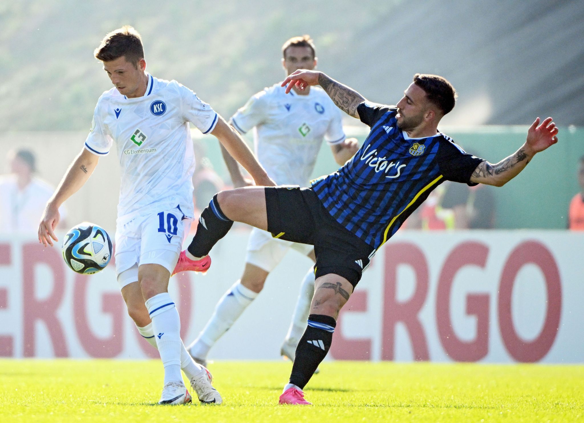 Calogero Rizzuto trifft in Rostock. 