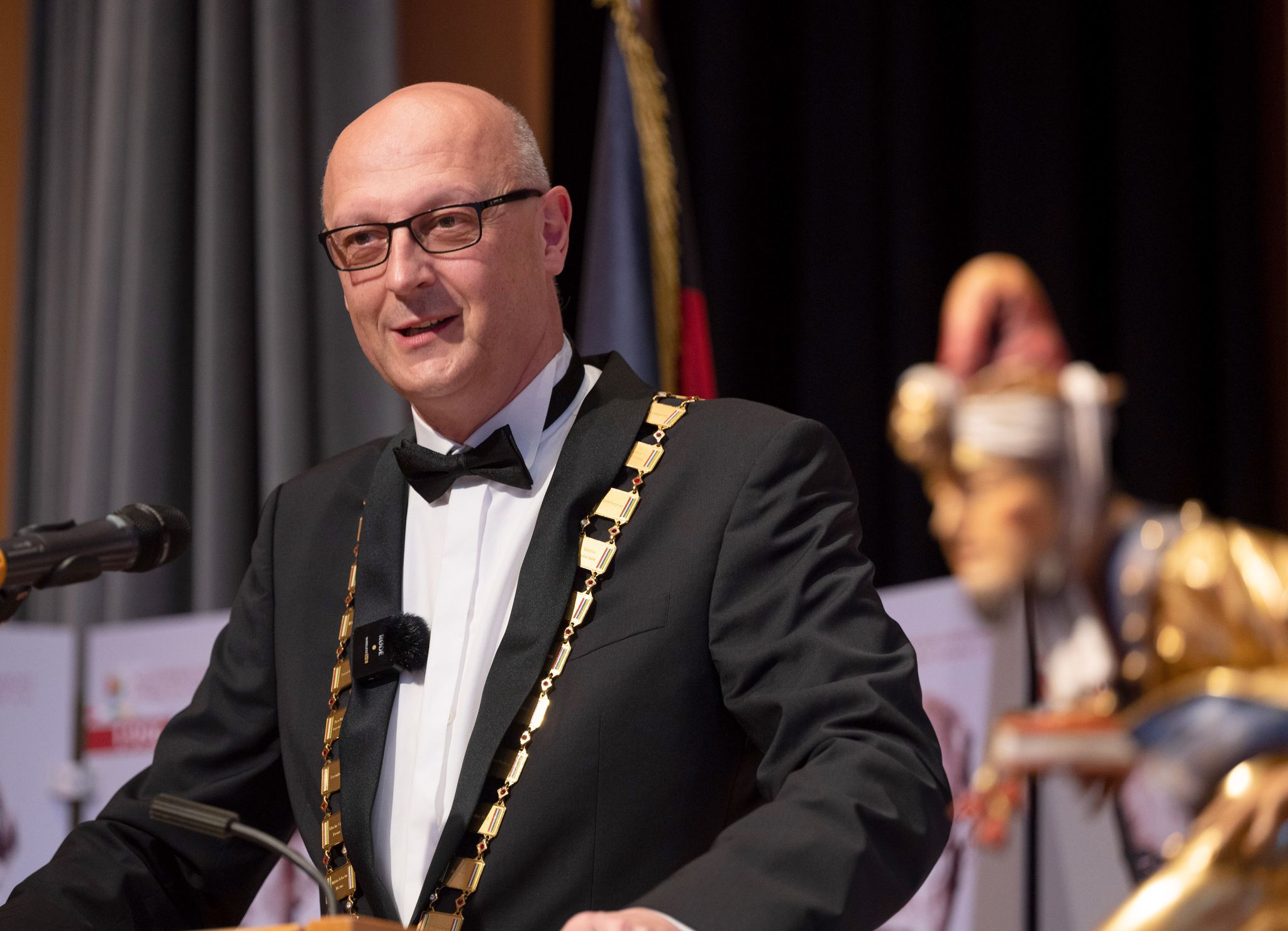 Für Büttenredner ist ein Vortrag schwierig, wenn das Publikum unruhig ist, sagt Fess. (Archivbild)