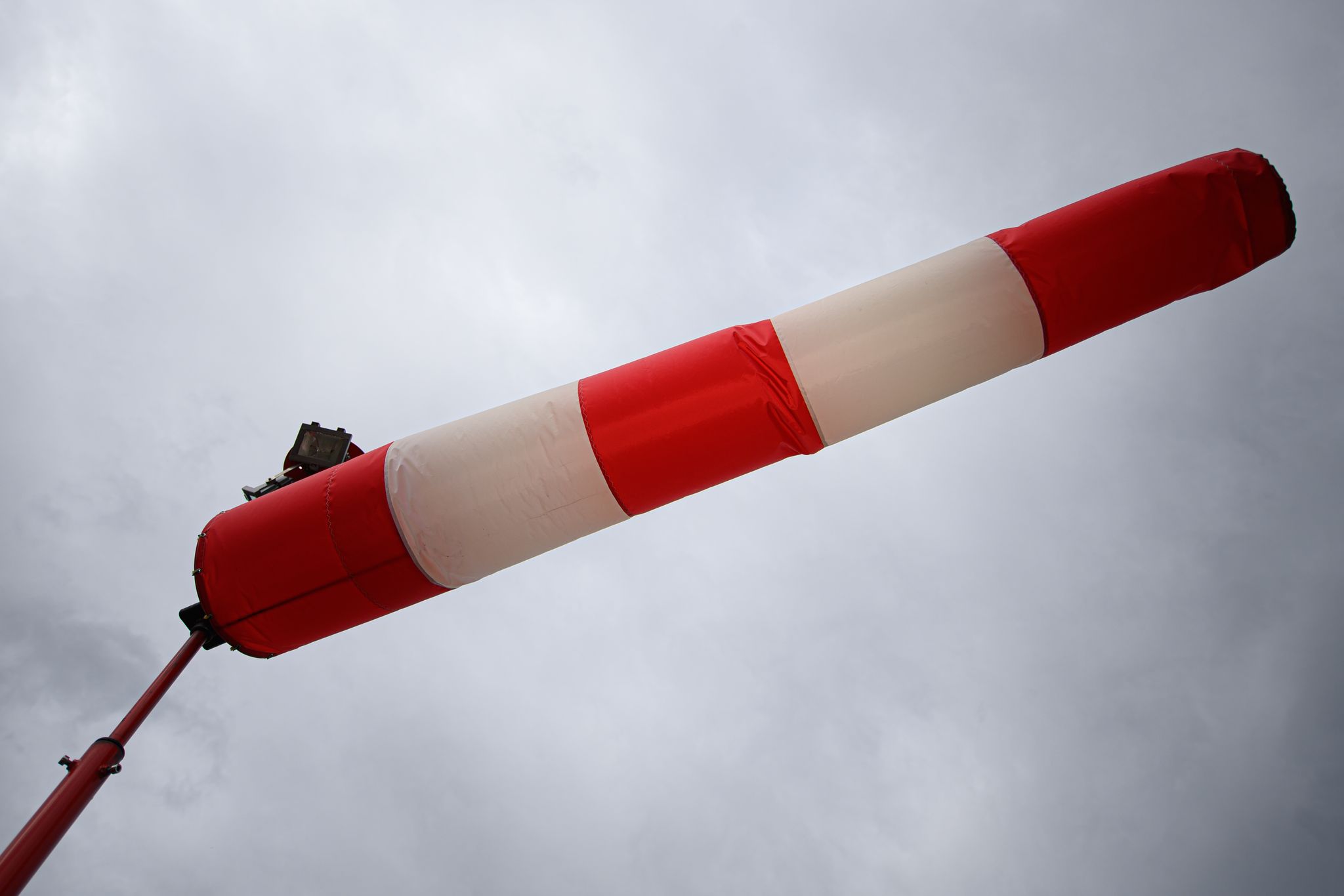 Es wird windig, teils stürmisch. (Archivbild)