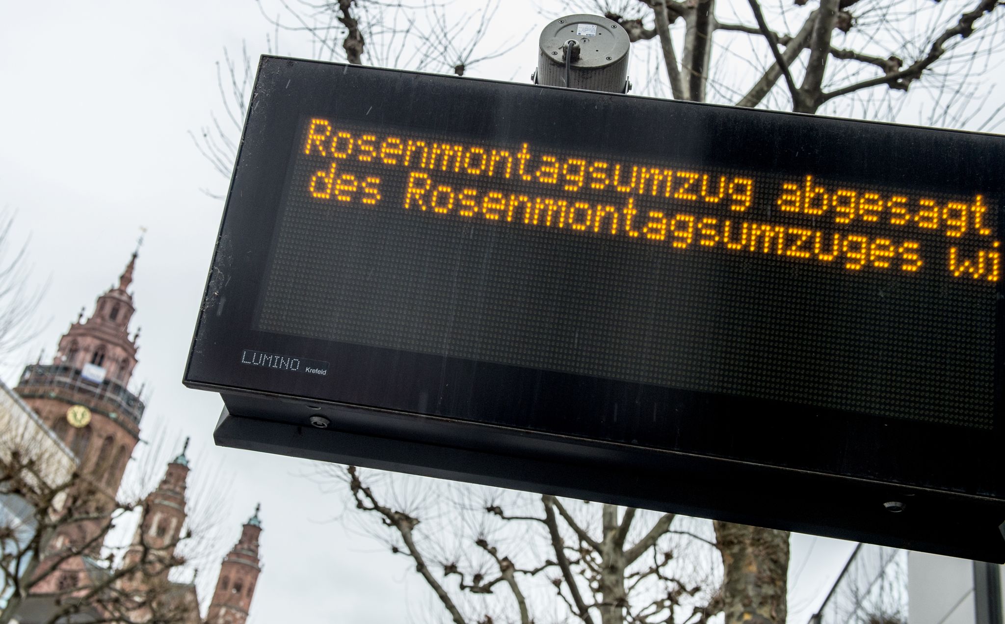Der Rosenmontagszug wird 2016 das erste Mal abgesagt. (Archivbild)