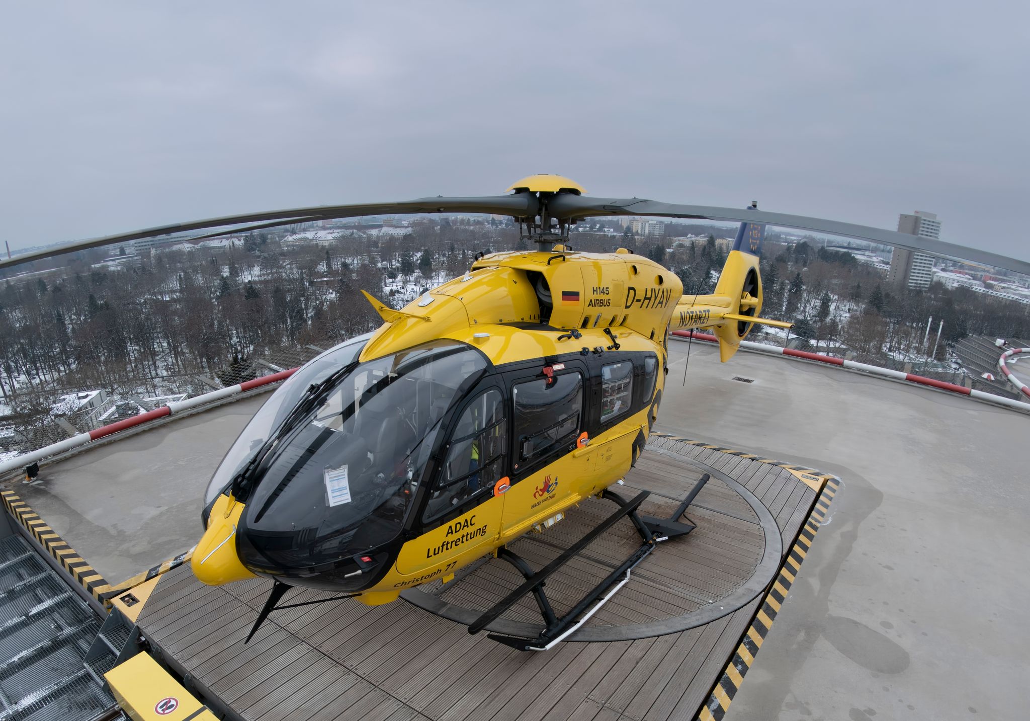 Der Rettungshubschrauber «Christoph 77» fliegt jetzt auch nachts Einsätze.