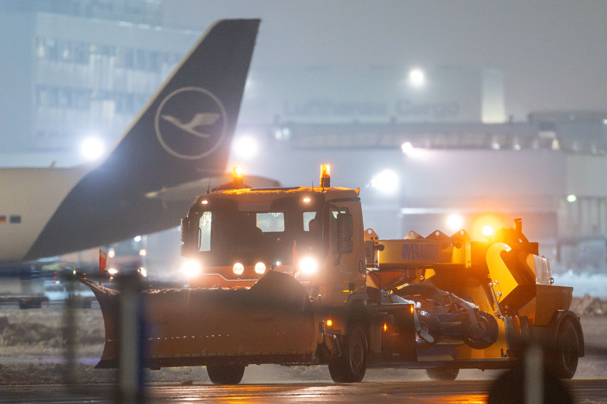 Auch der Flugverkehr größte Airport Deutschlands in Frankfurt ist beeinträchtigt. 