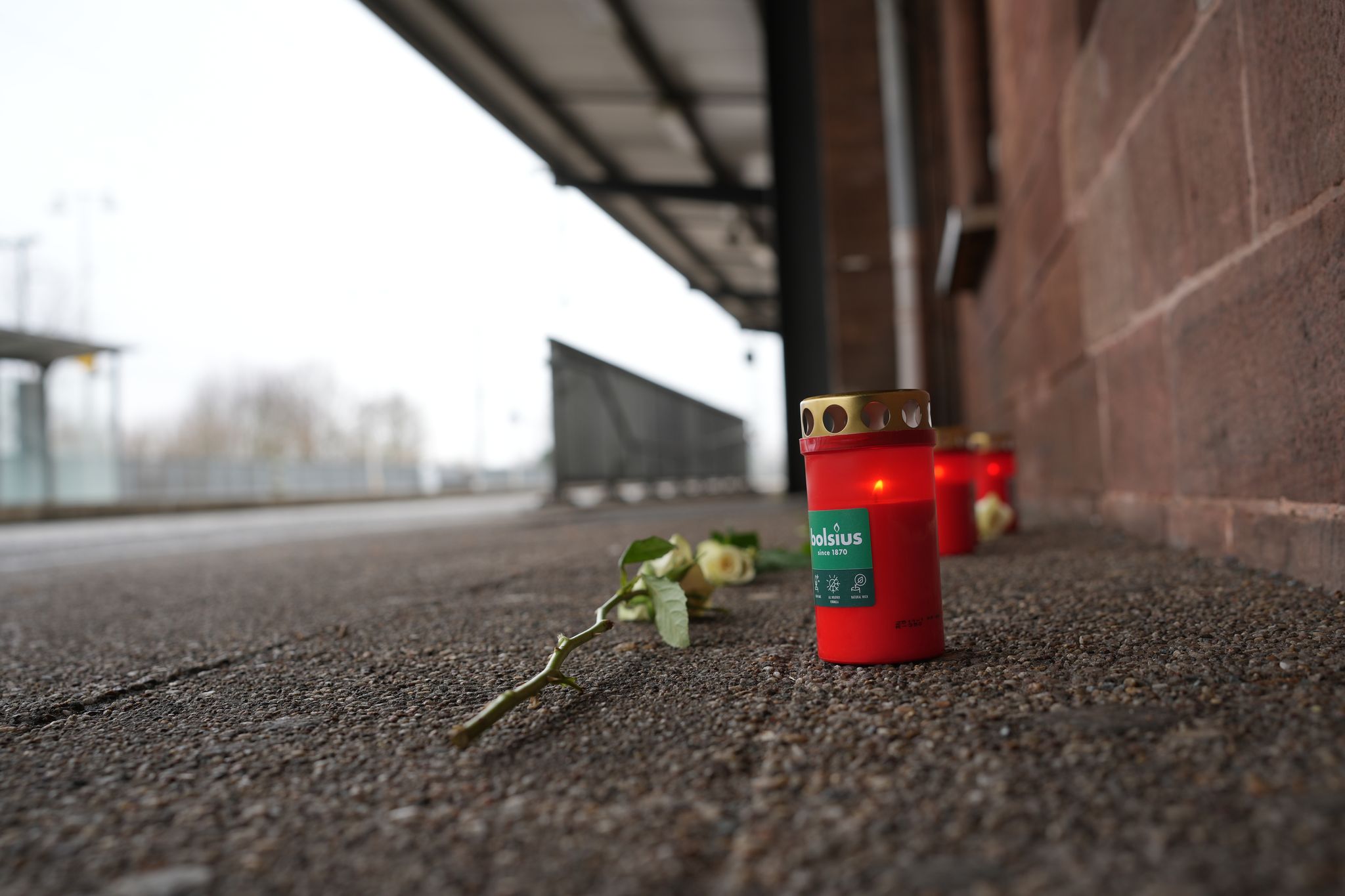  Der Tatverdächtige sitzt in Untersuchungshaft.