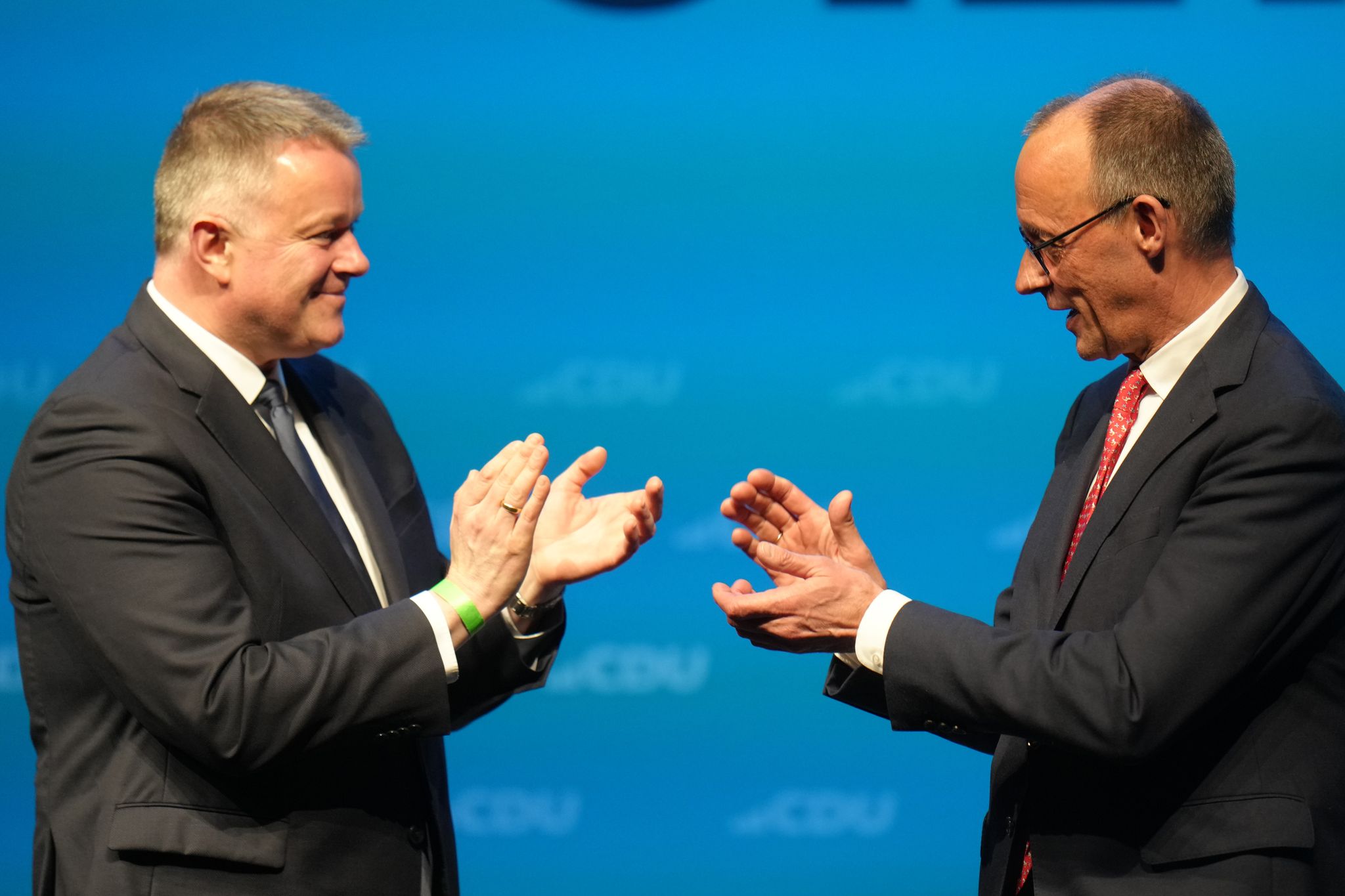 CDU-Chef und Bundeskanzler Friedrich Merz unterstützt Schnieder im Wahlkampf. (Archivfoto)