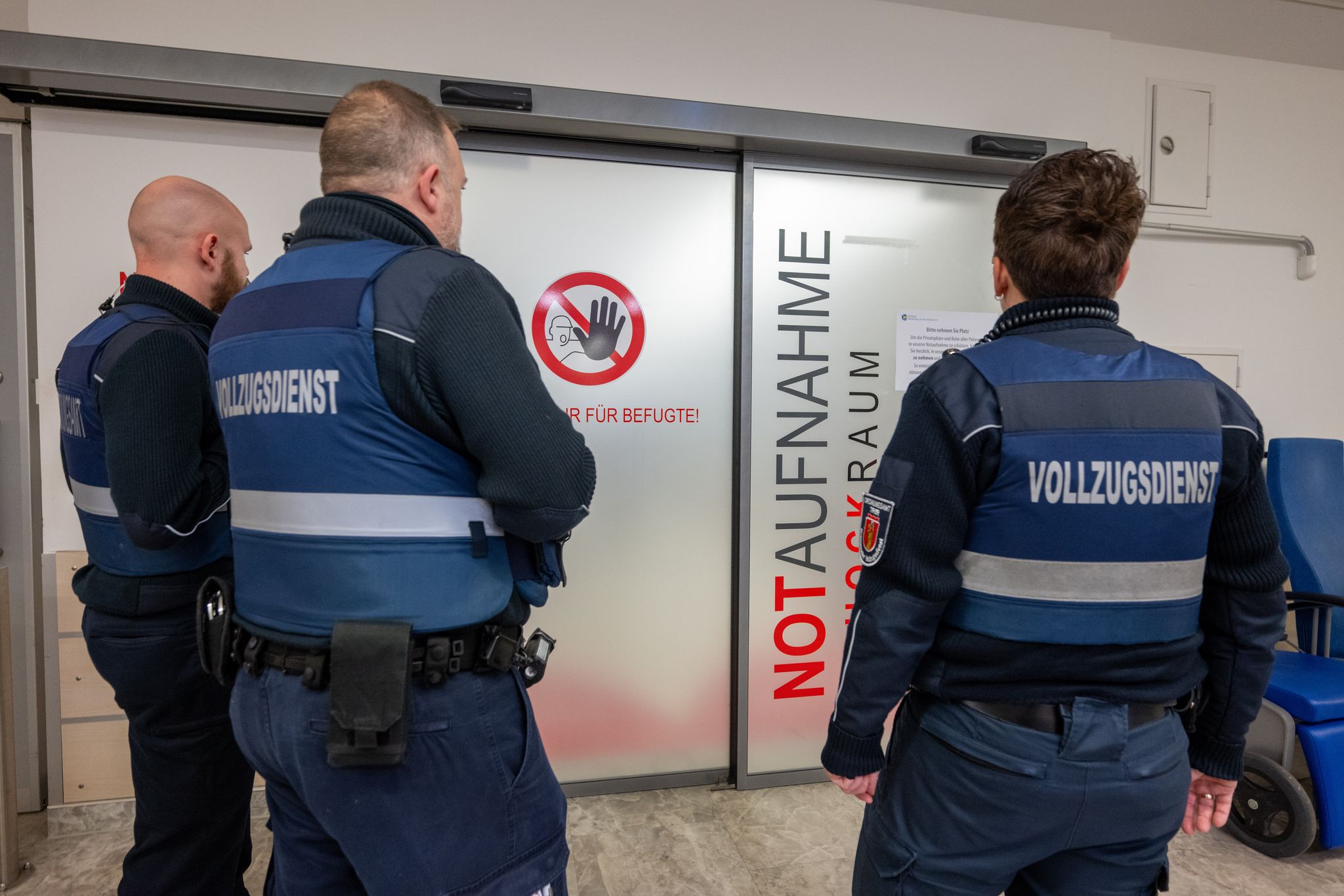 Es kommt vor, dass die Polizei oder der kommunale Vollzugsdienst hinzugezogen werden muss. (Archivbild)