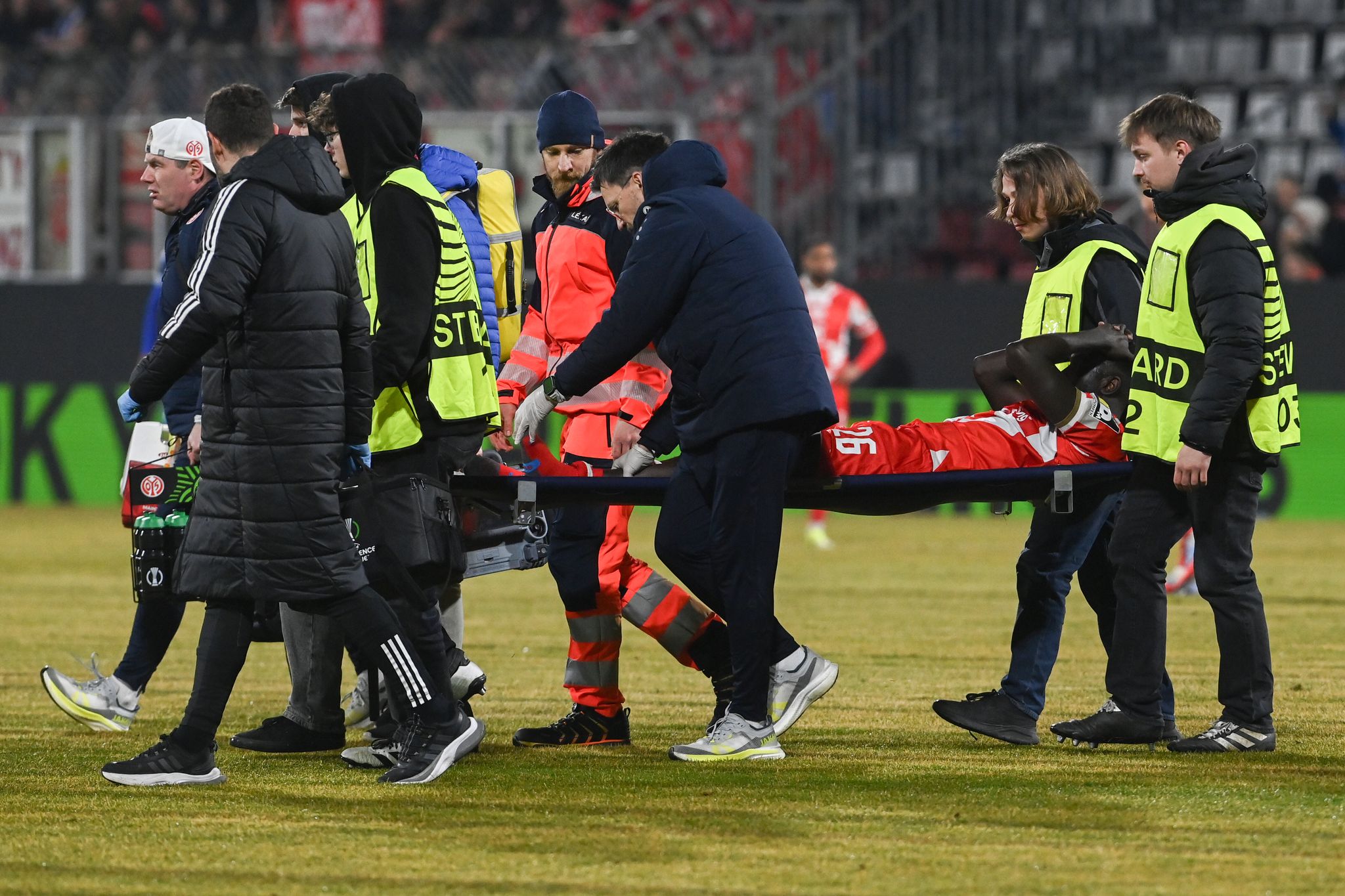 Silas musste mit einer Trage abtransportiert werden.