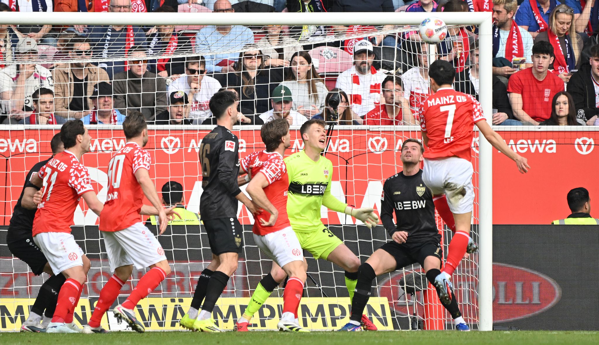 Traf zur Mainzer Führung: Jae-sung Lee (r).