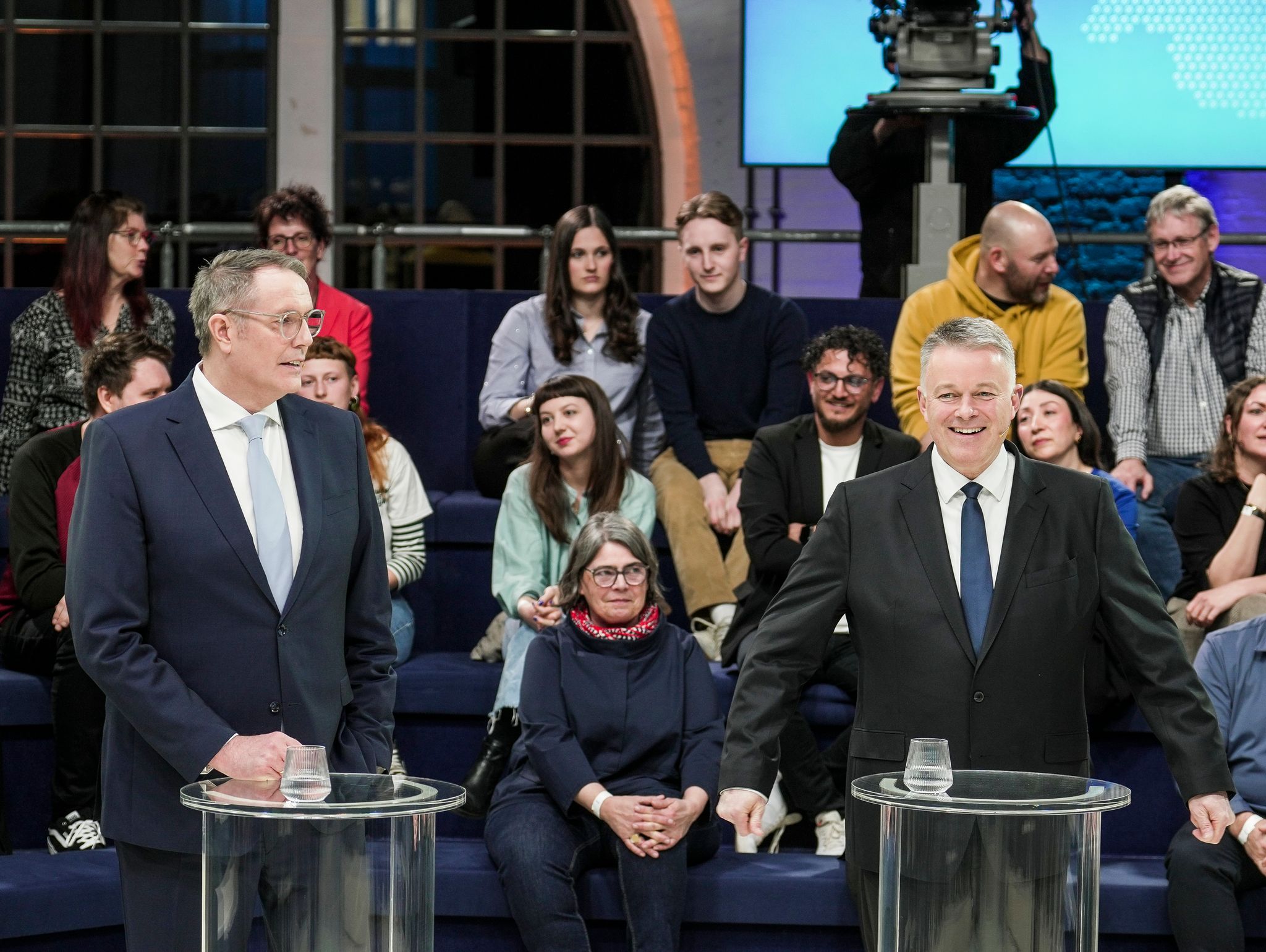 Bei der Wahl zeichnet sich ein Kopf-an-Kopf-Rennen zwischen Alexander Schweitzer (SPD) und Gordon Schnieder (CDU) ab