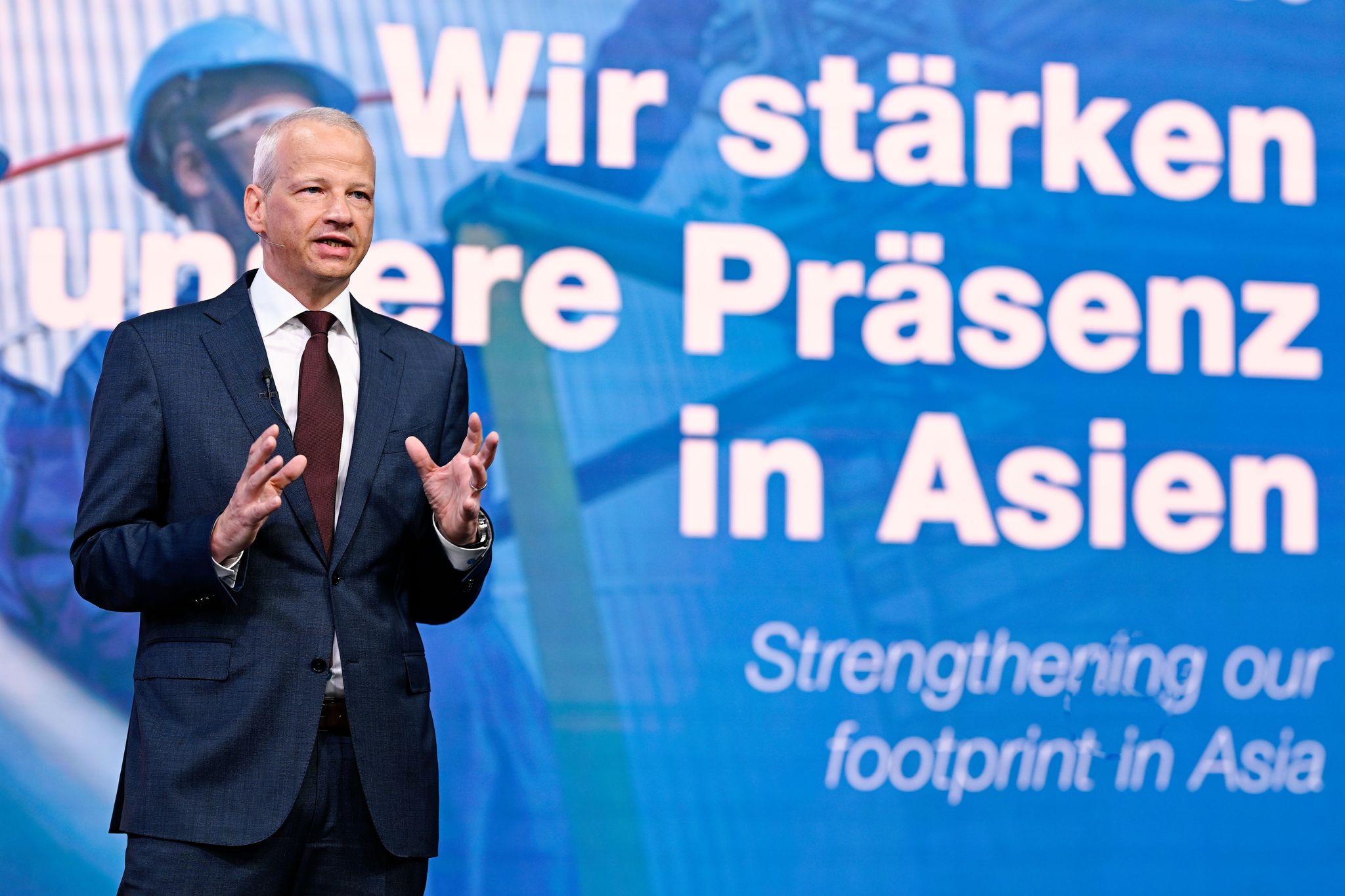 Wenige Tage vor Eröffnung des neuen Chemiewerks in China hatte BASF-Chef Markus Kamieth eingeräumt, dass sich diese Milliardeninvestition für den Konzern später als geplant lohnen wird. (Archivbild)