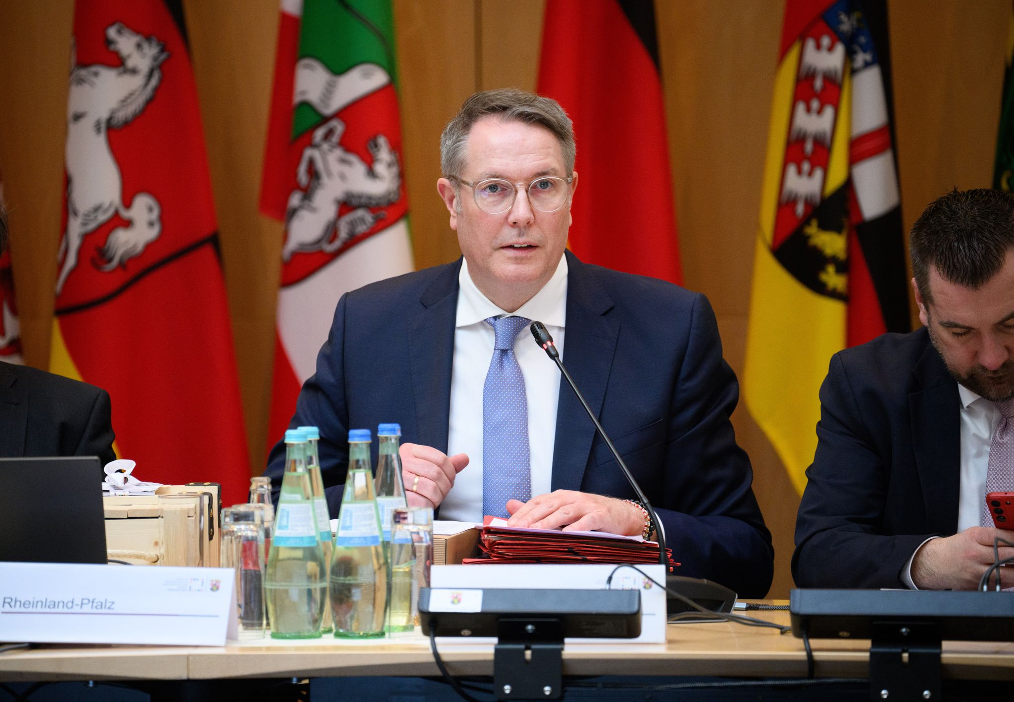 Der MPK-Vorsitzende will mehr Sicherheit in Bahnen. 