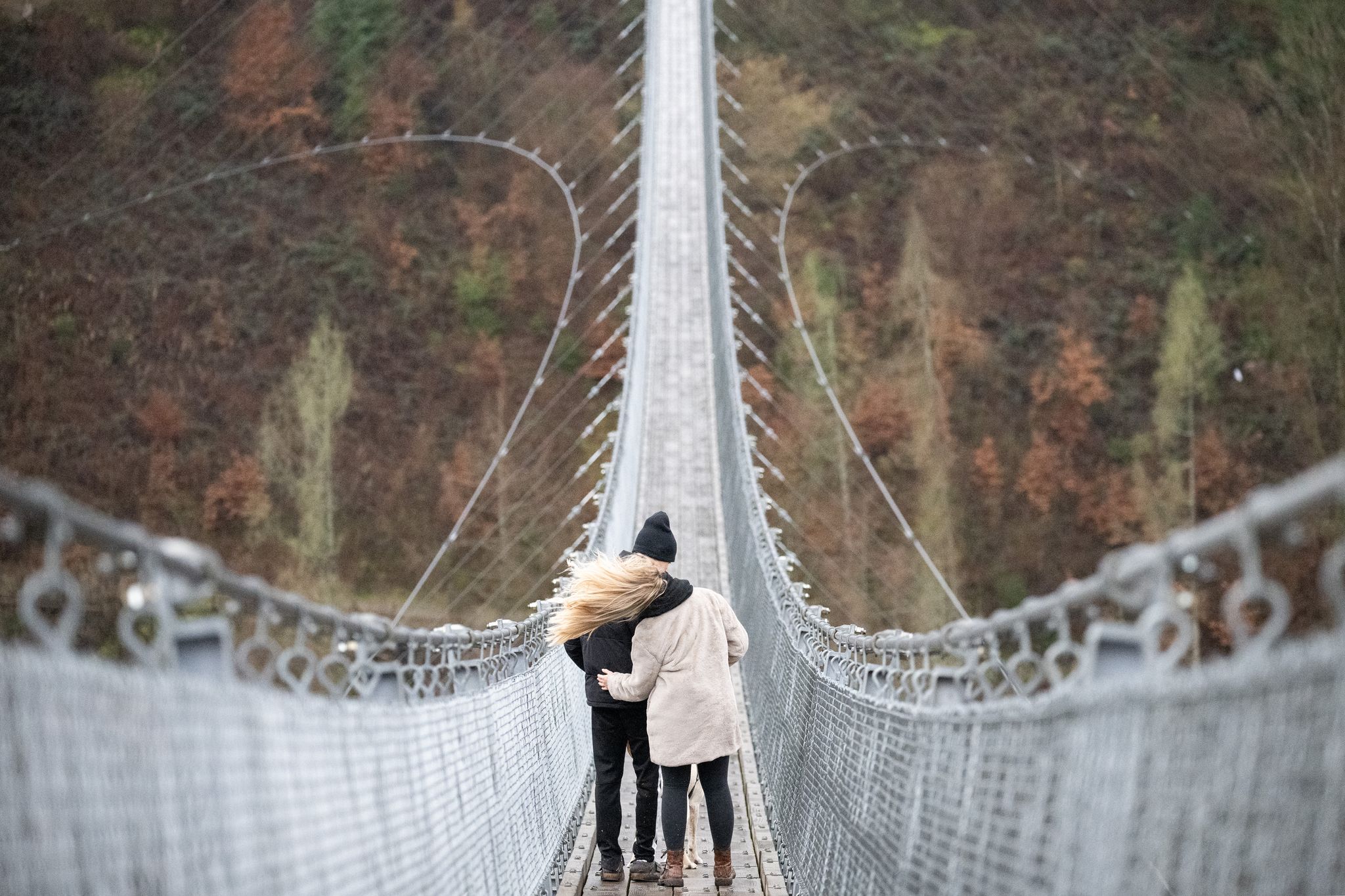 Für einen Besuch auf der Hängeseilbrücke Geierlay sollte man schwindelfrei sein. (Archivbild)