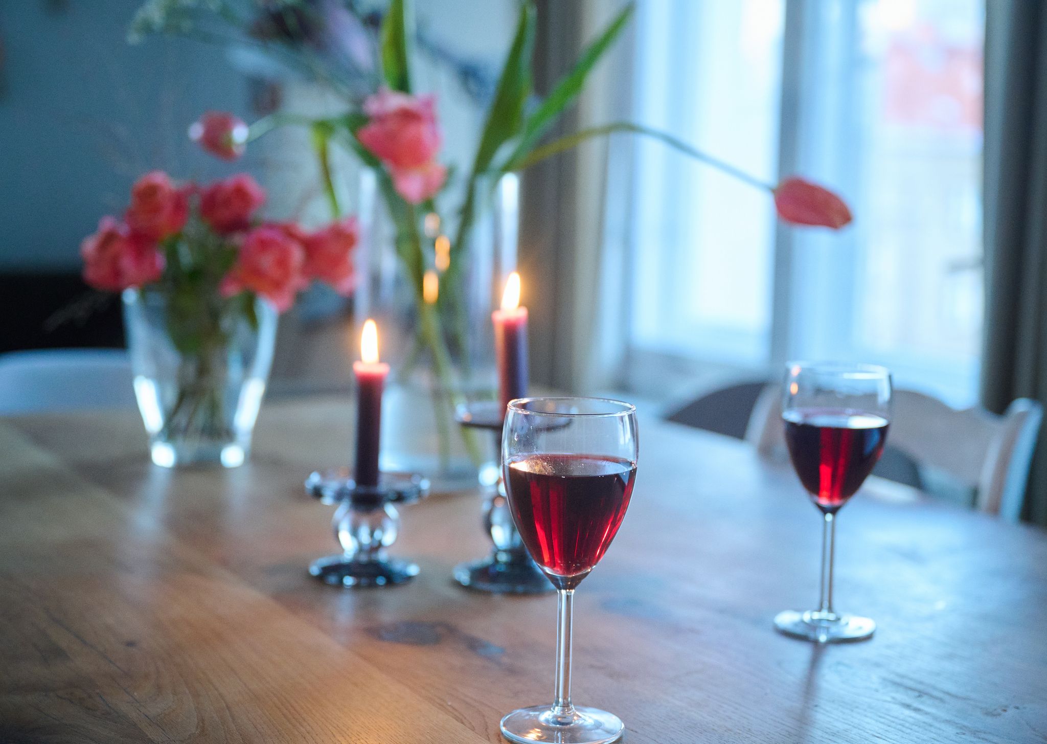 Beim Date entscheiden sich junge Menschen häufiger für Wein. (Symbolbild)