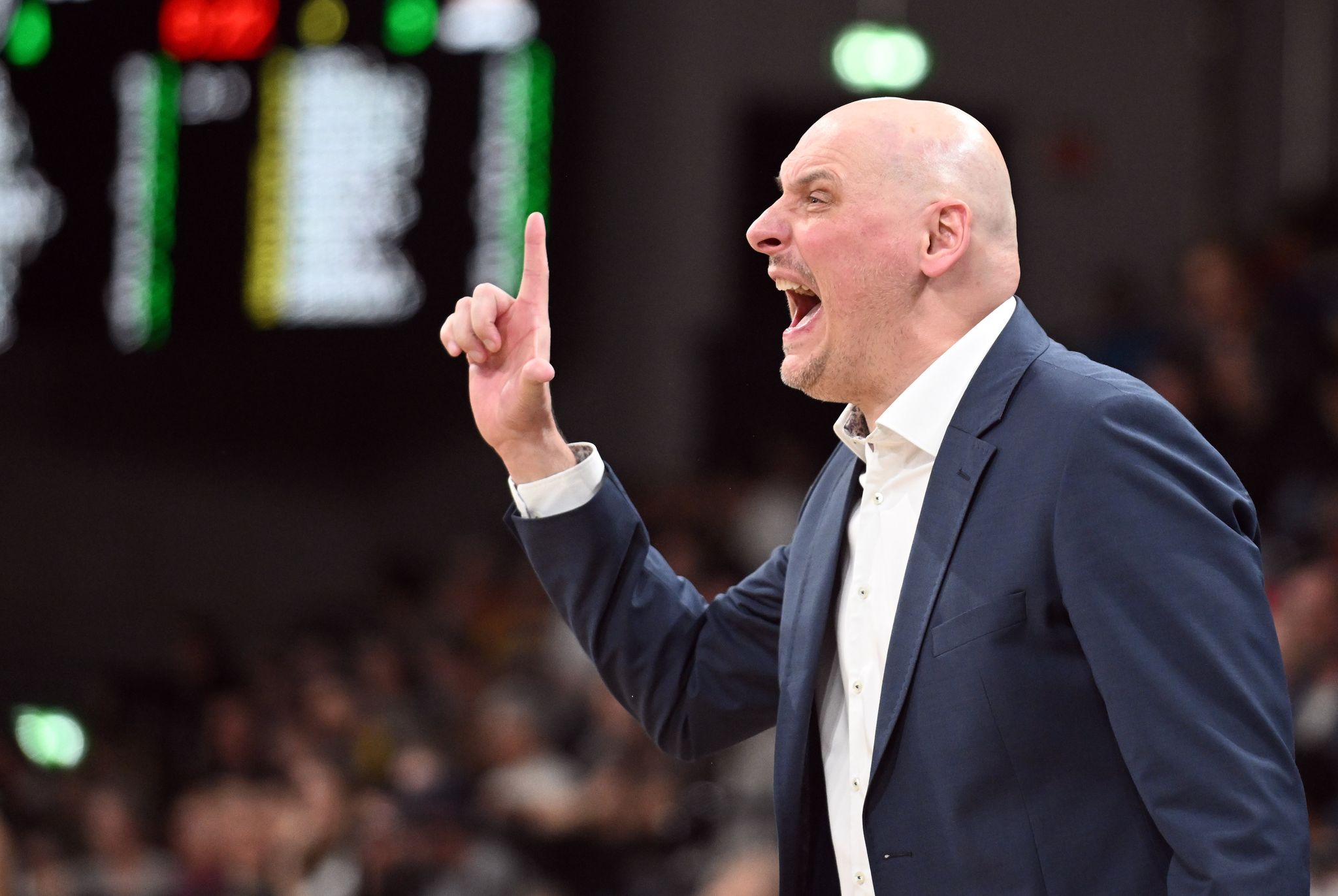 Przemyslaw Frasunkiewicz hat mit Rostock gegen Trier ein Endspiel um den Playoff-Einzug.