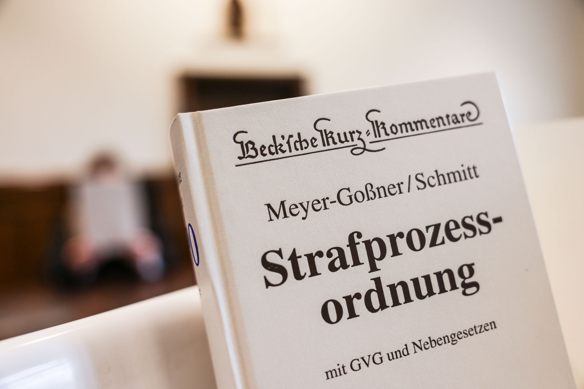 Sachverständige unterstützen Gerichte bei der Beurteilung der Schuldfähigkeit und möglicher Unterbringung in der Forensik. (Symbolbild)