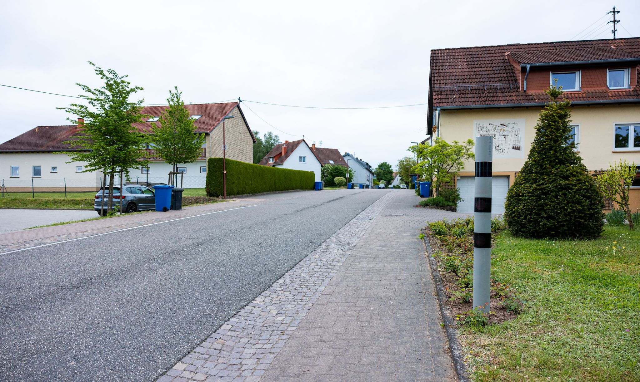 Der Ort hofft auf die Wirkung echter Blitzer. 