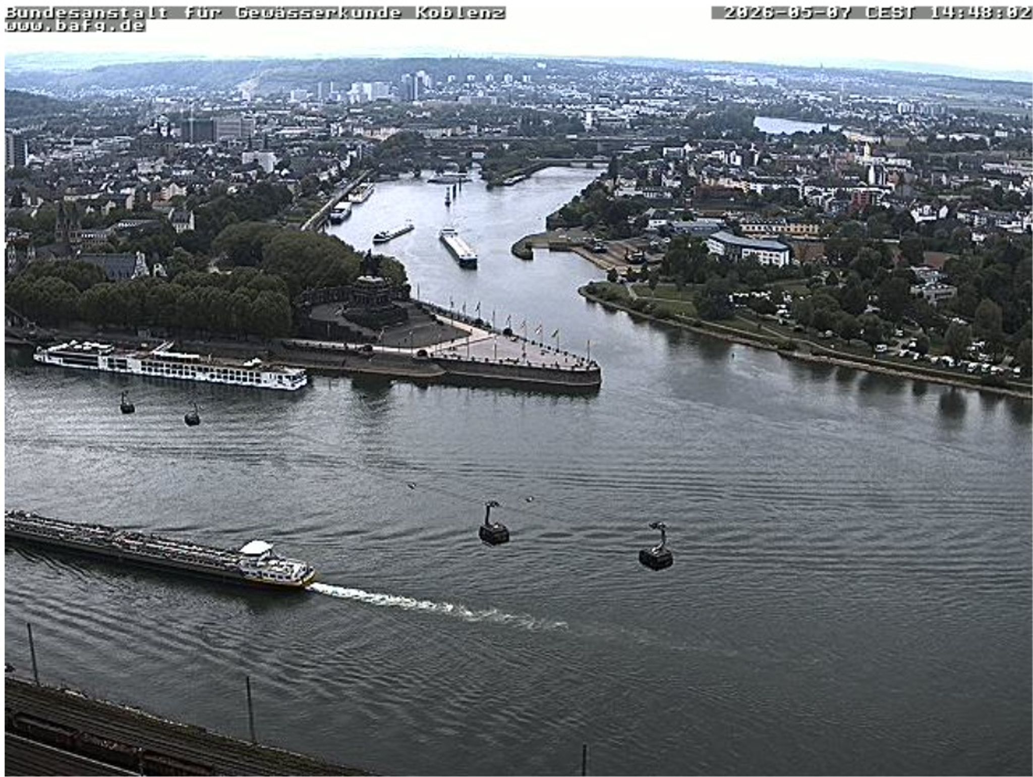 Wie hoch der Wasserstand in Rhein und Mosel ist, lässt sich auf den Webcam-Bildern erkennen.
