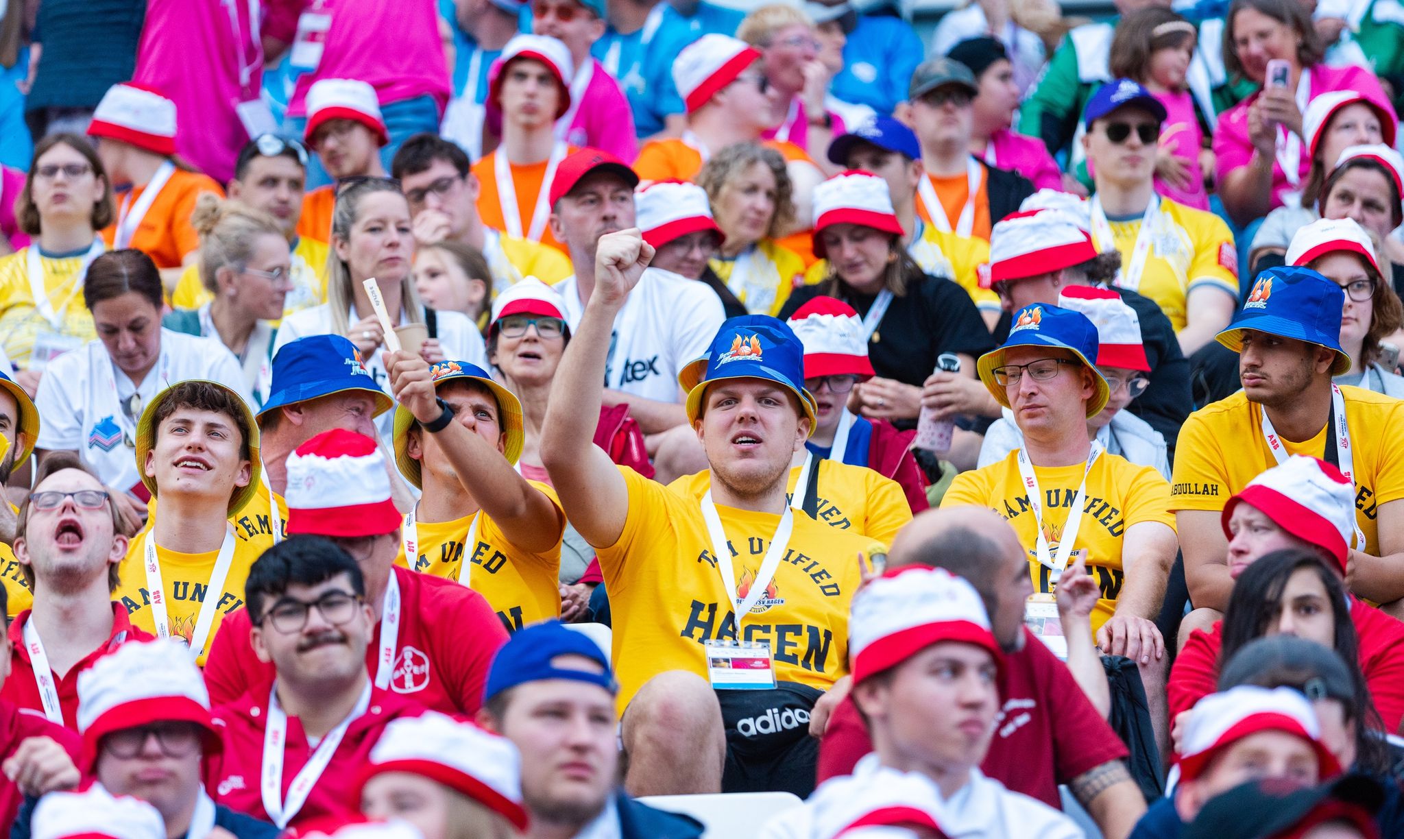 Begeistert verfolgten Teilnehmer und Gäste die Eröffnungsfeier für die Special Olympics Nationalen Spiele Saarland 2026 im Ludwigsparkstadion in Saarbrücken.
