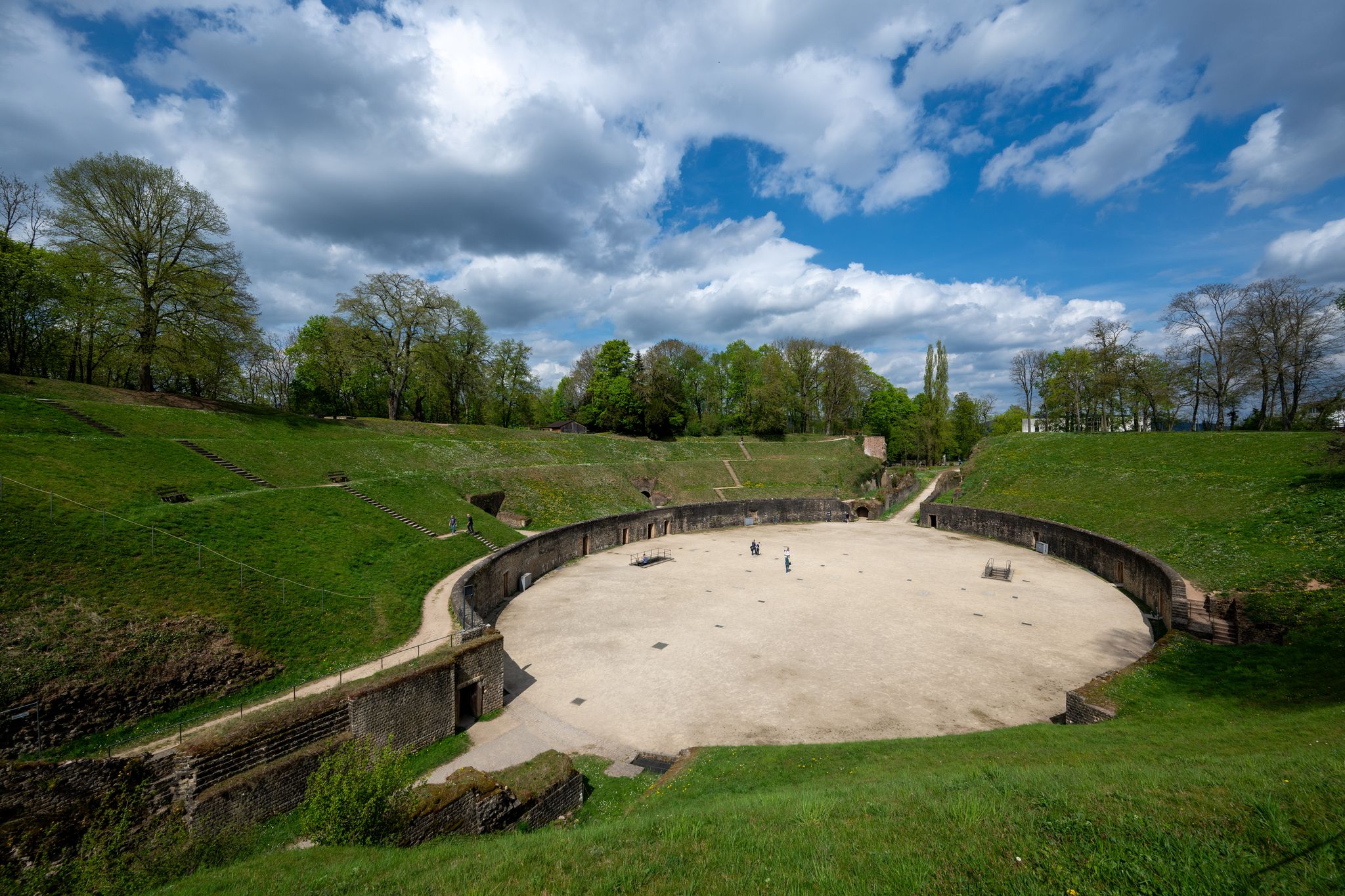 Das römische Amphitheater in Trier bot bis zu 18.000 Zuschauerinnen und Zuschauern Platz für ein blutrünstiges Unterhaltungsprogramm aus Kämpfen zwischen Menschen oder zwischen Tieren. (Archivbild)