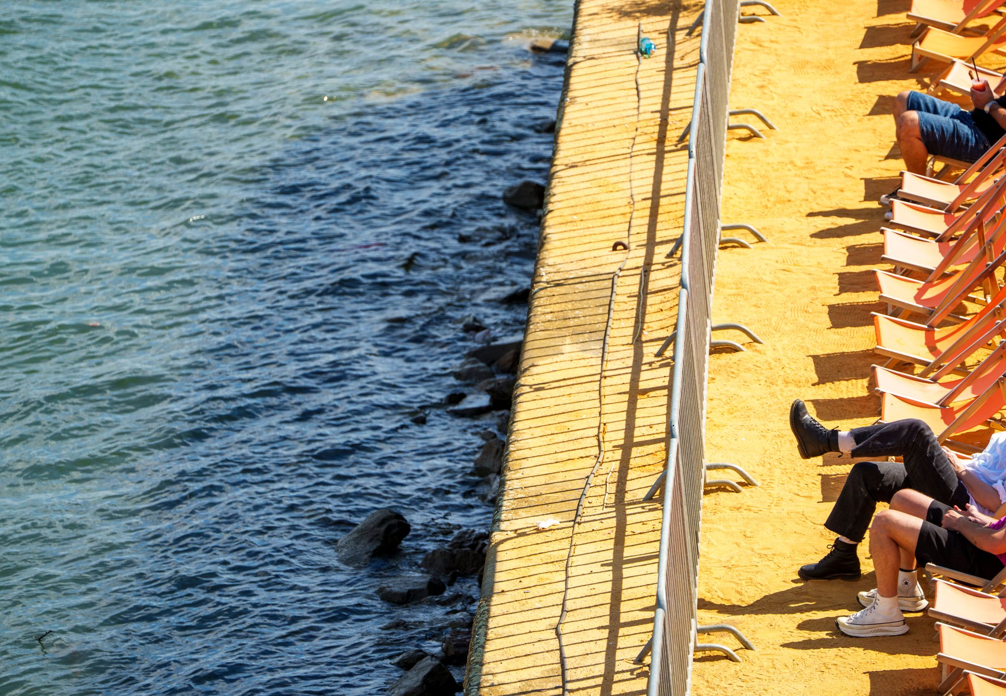 Der Blick aufs Wasser kann entspannen. (Archivbild)