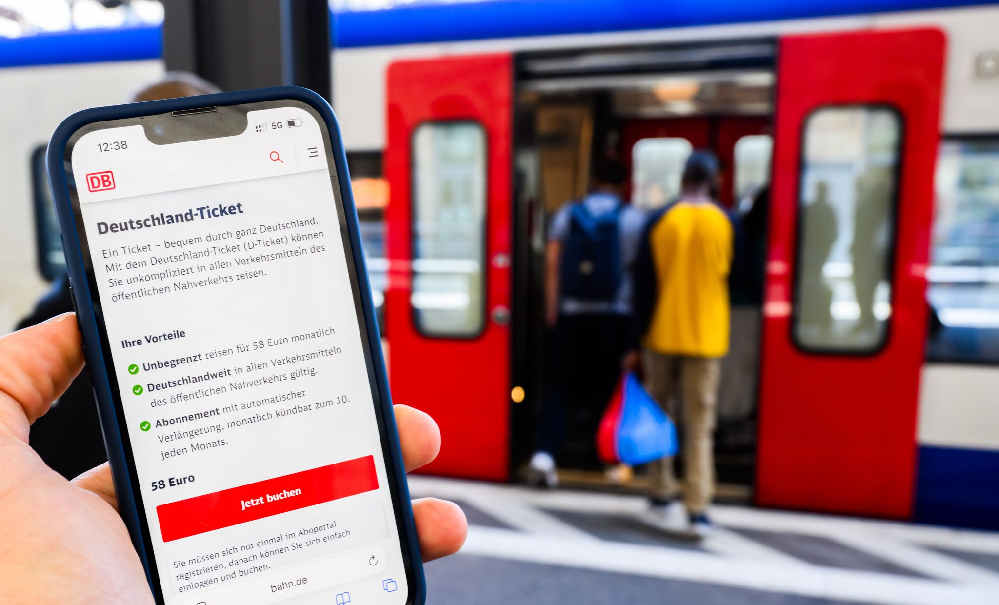 Das Deutschlandticket ist jeweils für einen Kalendermonat gültig. (Archivbild)