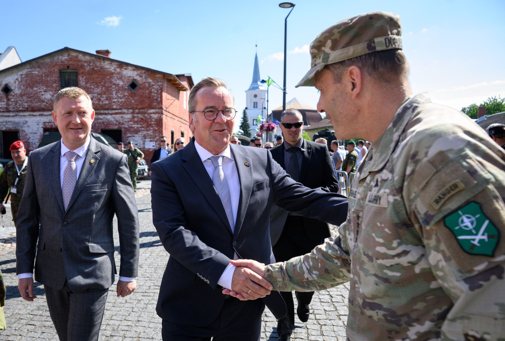 Verteidigungsminister Boris Pistorius (SPD) begrüßte US-General Christopher Donahue in Estland.