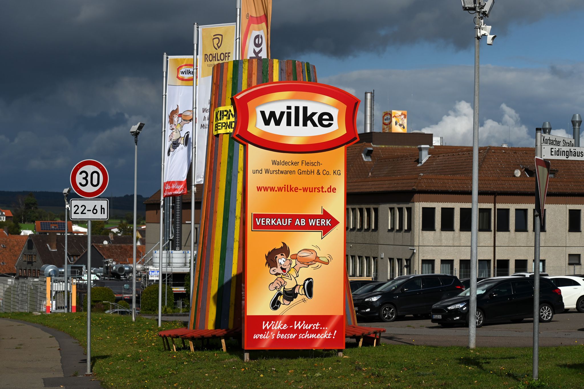 Die Wurstfabrik Wilke in Twistetal musste im Oktober 2019 wegen massiver Hygienemängel und gefährlicher Listerienkeime geschlossen werden. (Archivbild)