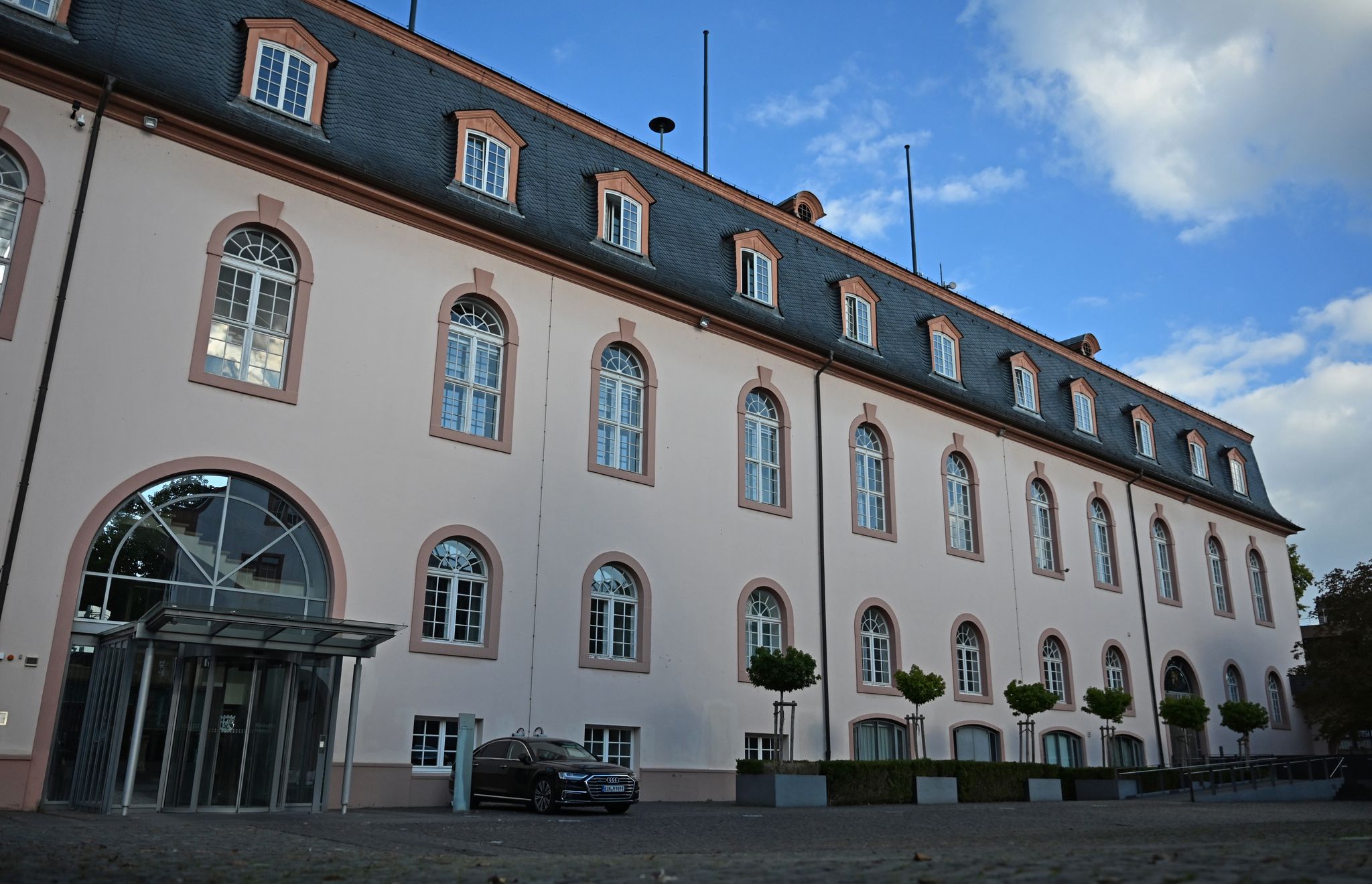 Der Weinkeller ist ein einmaliger Raum in der denkmalgeschützten Staatskanzlei. (Archivbild)