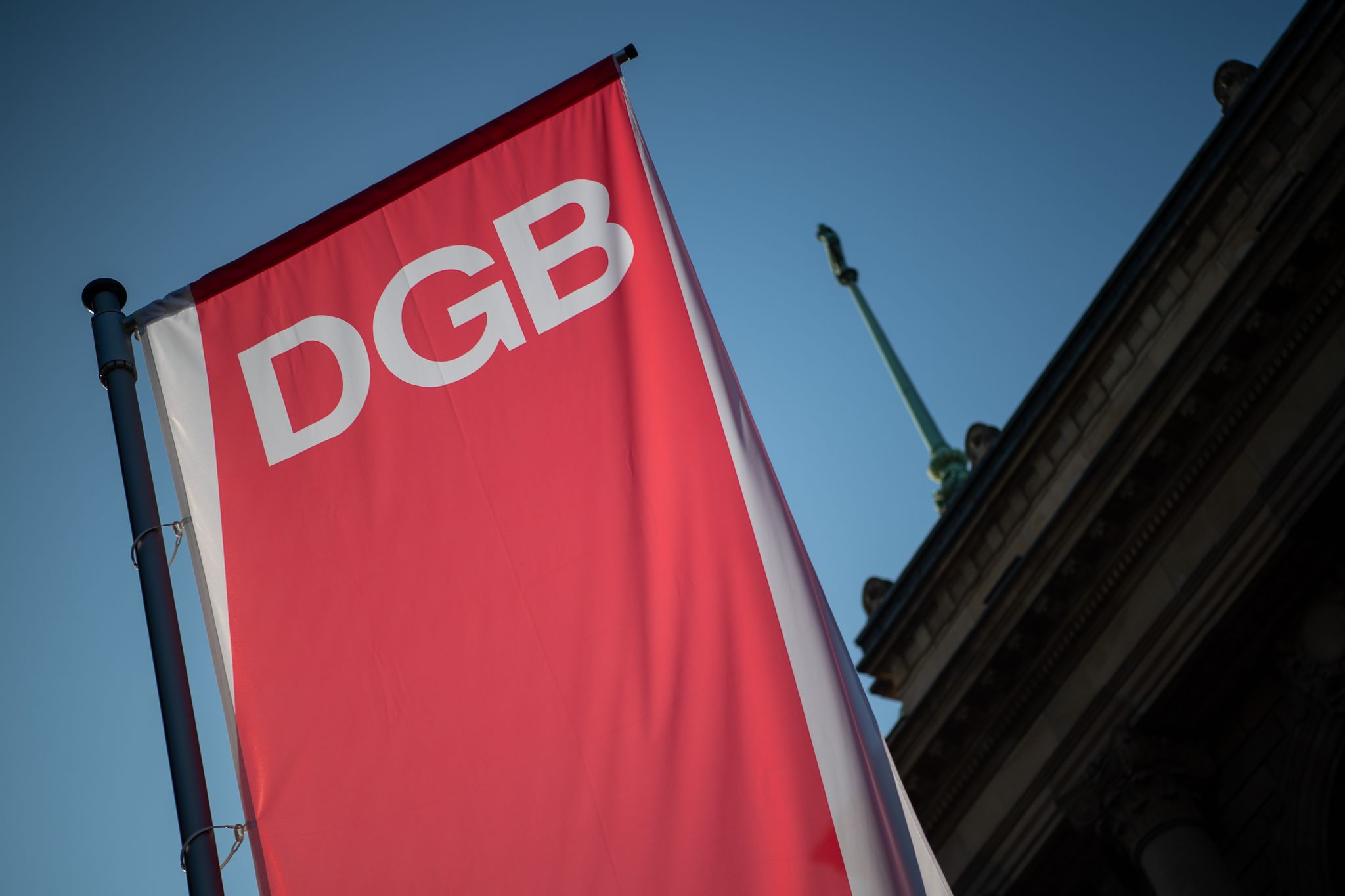 Der DGB nimmt die Landesregierung in die Pflicht. (Symbolbild)