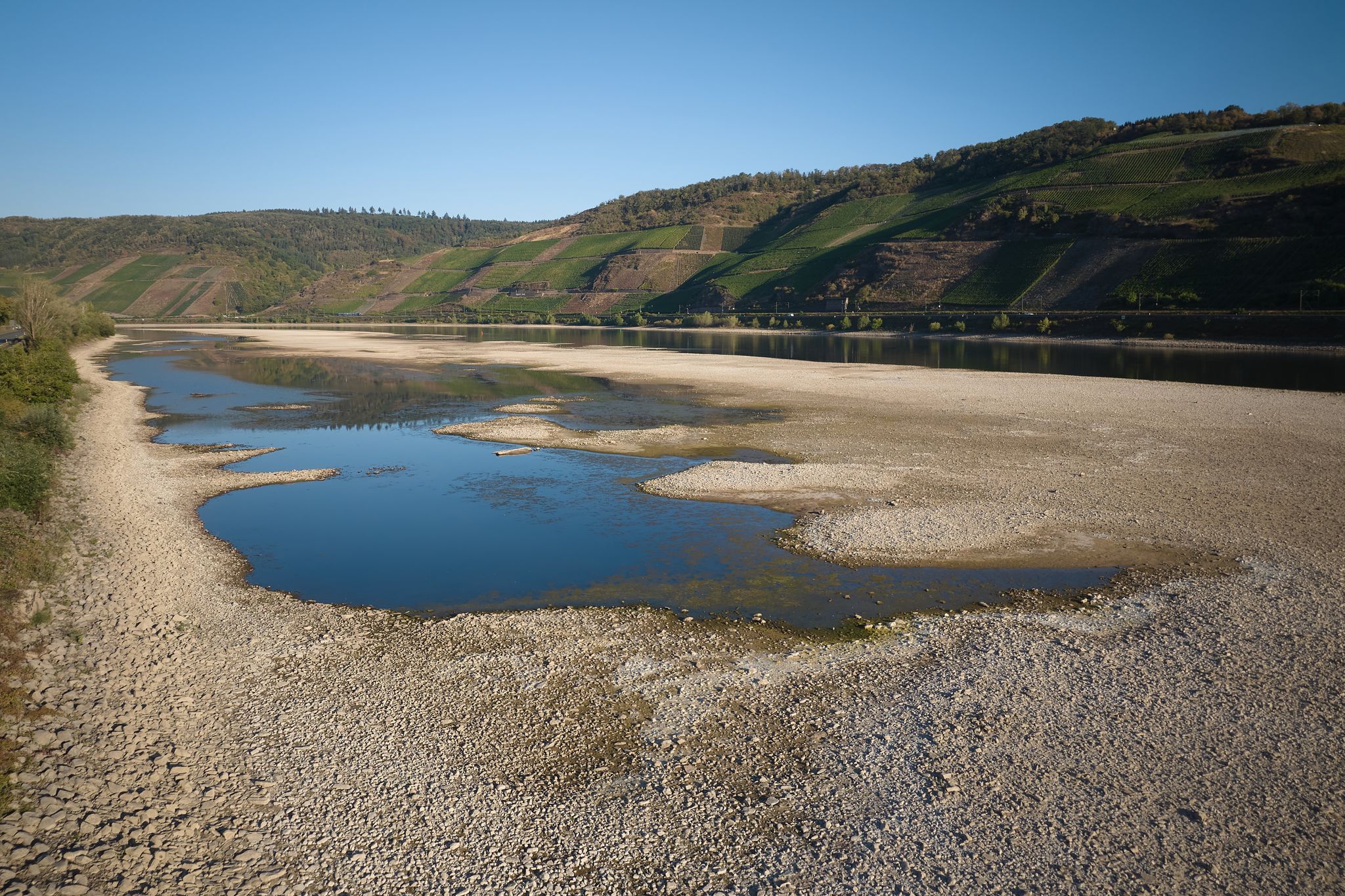 Das Niedrigwasser treibt die Transportkosten nach oben - auch am Bau