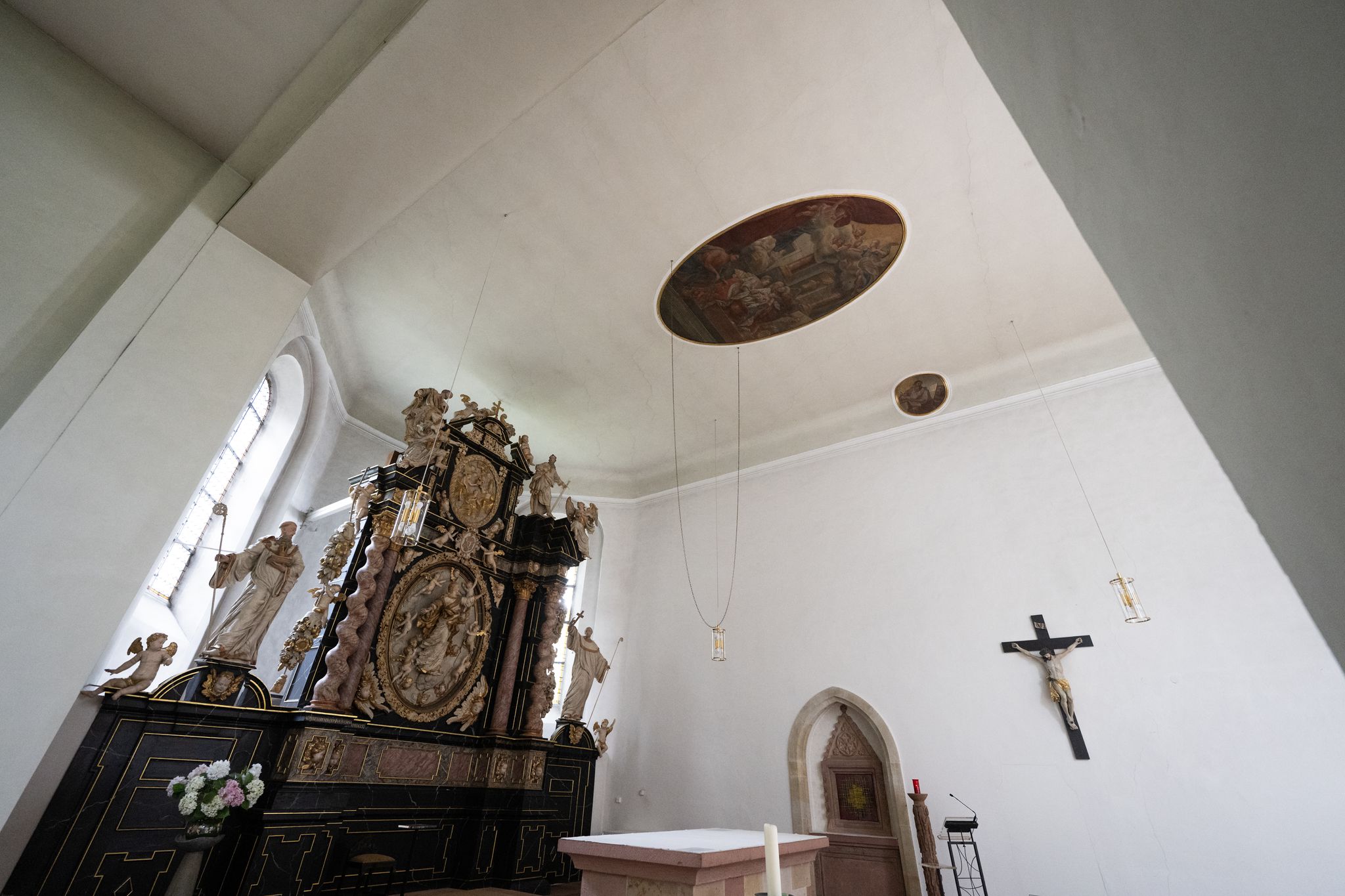 Kloster Engelthal mit seiner historischen Kirche wurde bereits im 13. Jahrhundert von Zisterzienserinnen gegründet.