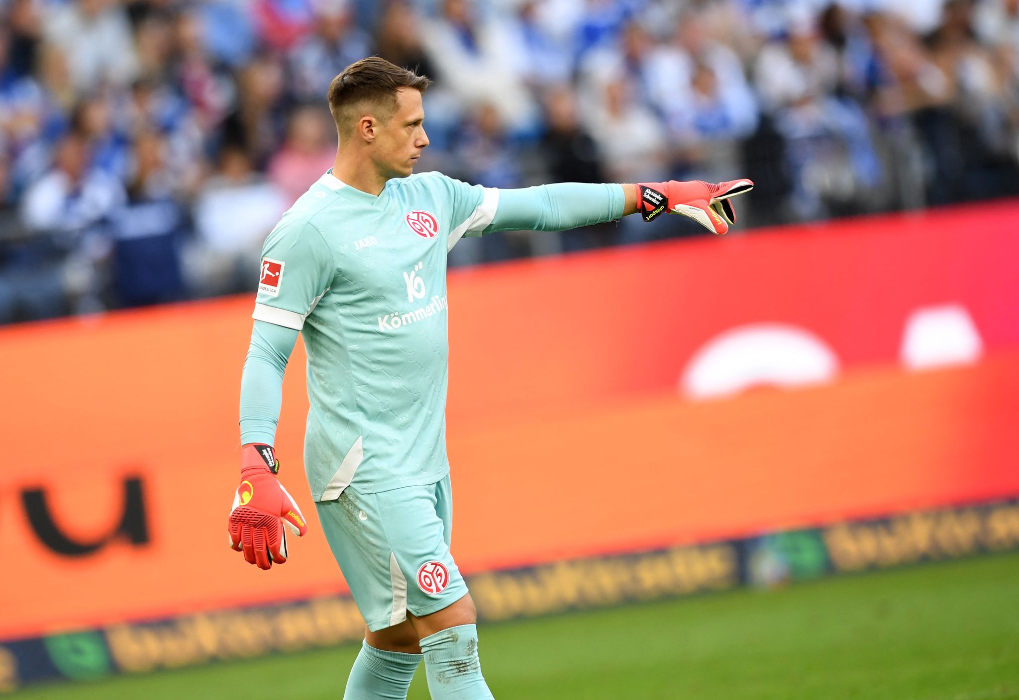 Hatte einen weitgehend ruhigen Nachmittag: Mainz-Torwart Alexander Schwolow.