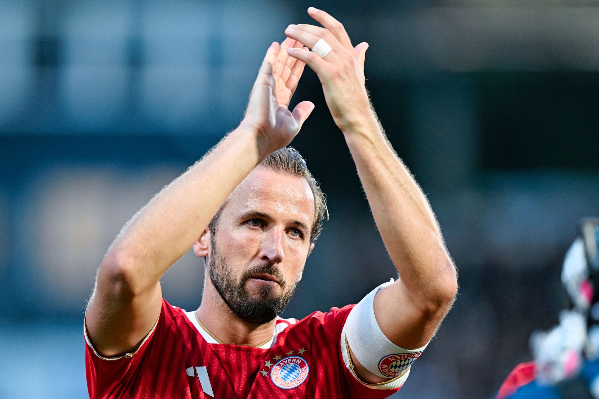 Harry Kane bewahrte den FC Bayern mit seinem Siegtor vor einem Ausrutscher in Elversberg.