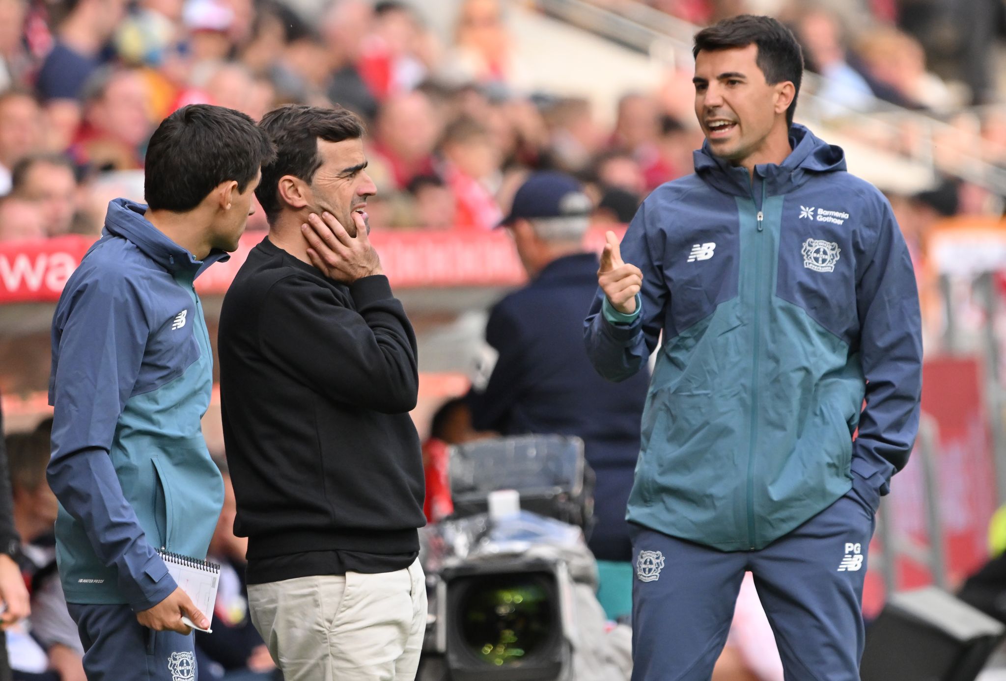 Mussten bis zum Schluss zittern: Carles Martínez und sein Trainerteam