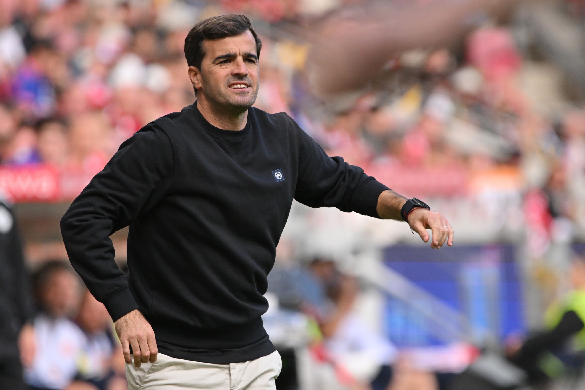 Musste bis zum Ende zittern: Bayer-Coach Carles Martínez